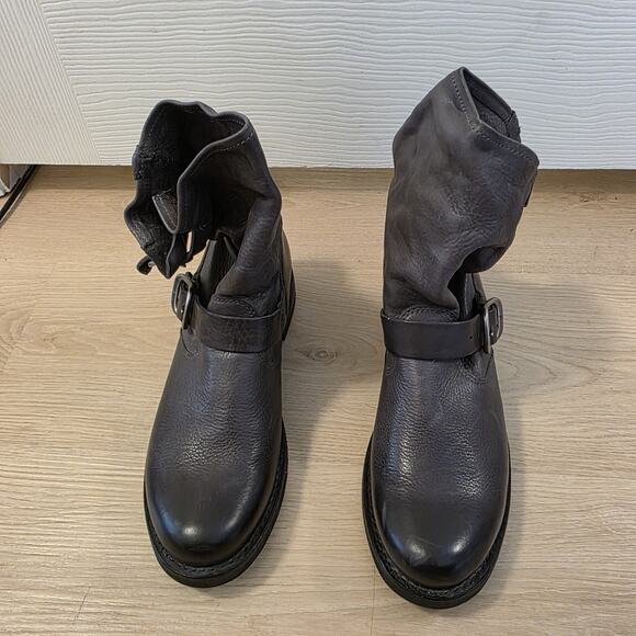 Frye Grey Leather Buckle Pull On Outdoor Veronica Short Boots Size 7.5B - Picture 7 of 8